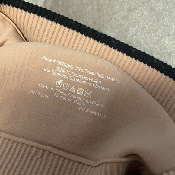 Set of 2 seamless ribbed bras/tops, removable pads - Picture 5 of 6